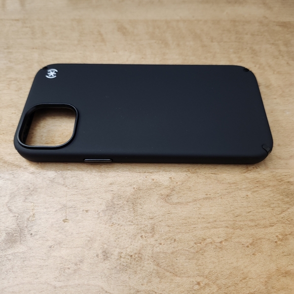 Speck Presidio2 Pro Magsafe Case For Apple iPhone 14 Plus/15 Plus Black - Picture 6 of 7